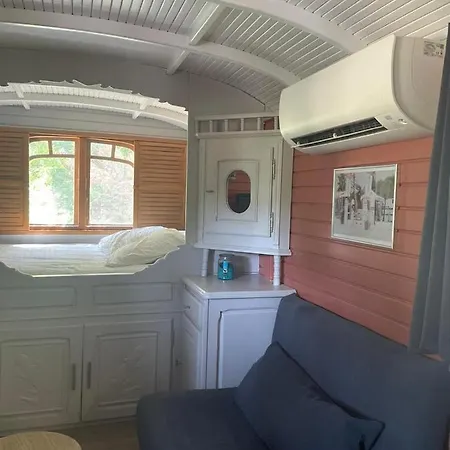 カントリーハウス Roulotte En Bois Sud France