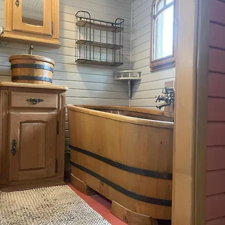 Roulotte En Bois Sud France Le Soler