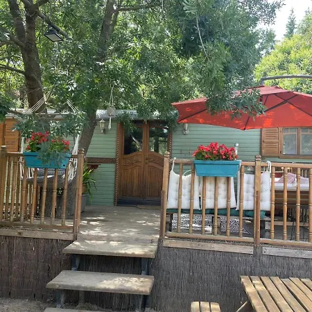 Roulotte En Bois Sud France