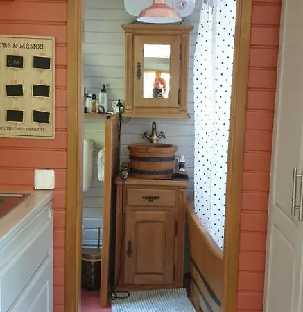 乡村民宿 Roulotte En Bois Sud France *