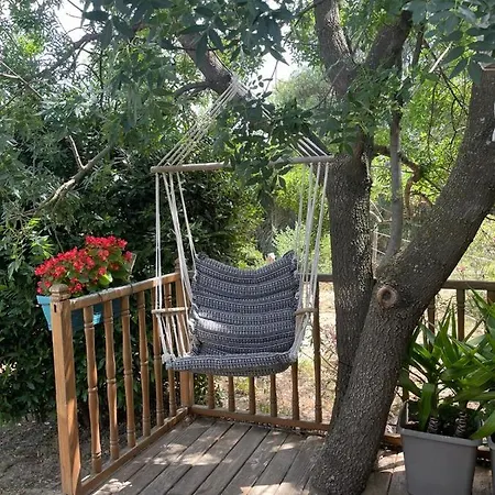 乡村民宿 Roulotte En Bois Sud France