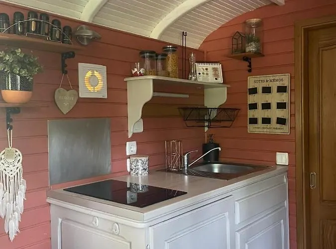 Roulotte En Bois Sud France *
