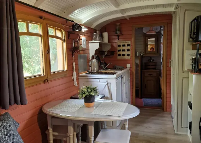 Roulotte En Bois Sud France Landsted *